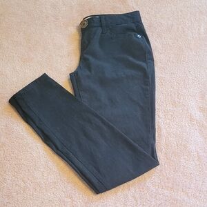 No Boundaries Black Straight Leg Skinny Jeans With Detailed Button. Sz: 7